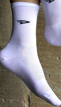 Load image into Gallery viewer, SOCKS : DeFeet Aireator Tall D-Logo Hi-Top Women&#39;s Cycling Socks [S]