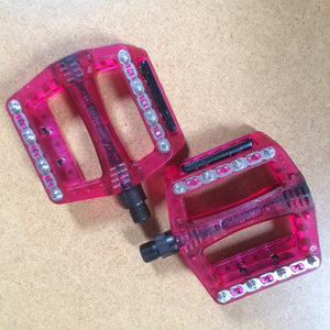PEDALS : Wellgo Plastic Studded-Metal  Pedals ['9/16"]
